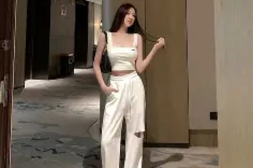 王一博COCO CRUSH花絮曝光！电影级质感直接封神这高级感是真实存在的吗？